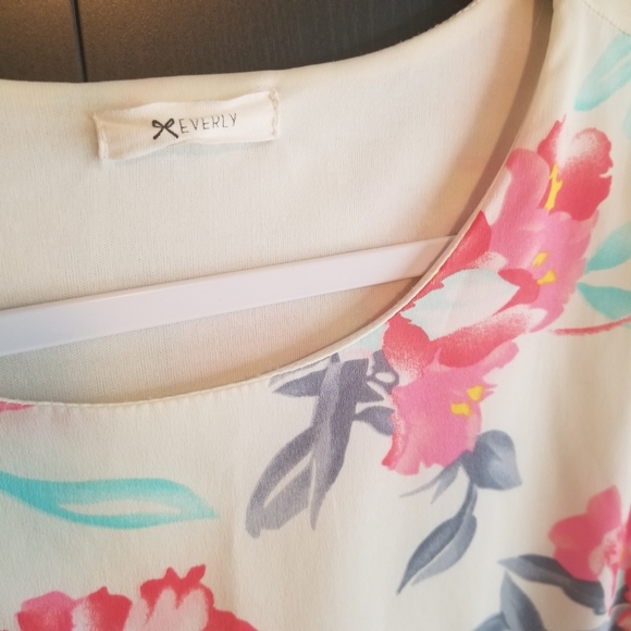 EVERLY | Floral Shift Dress - Picture 3 of 4